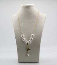 Load image into Gallery viewer, Nour London Pendant w/ White Pearls Necklace