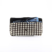 Load image into Gallery viewer, Nephele Daphne Abstract Glasses Case
