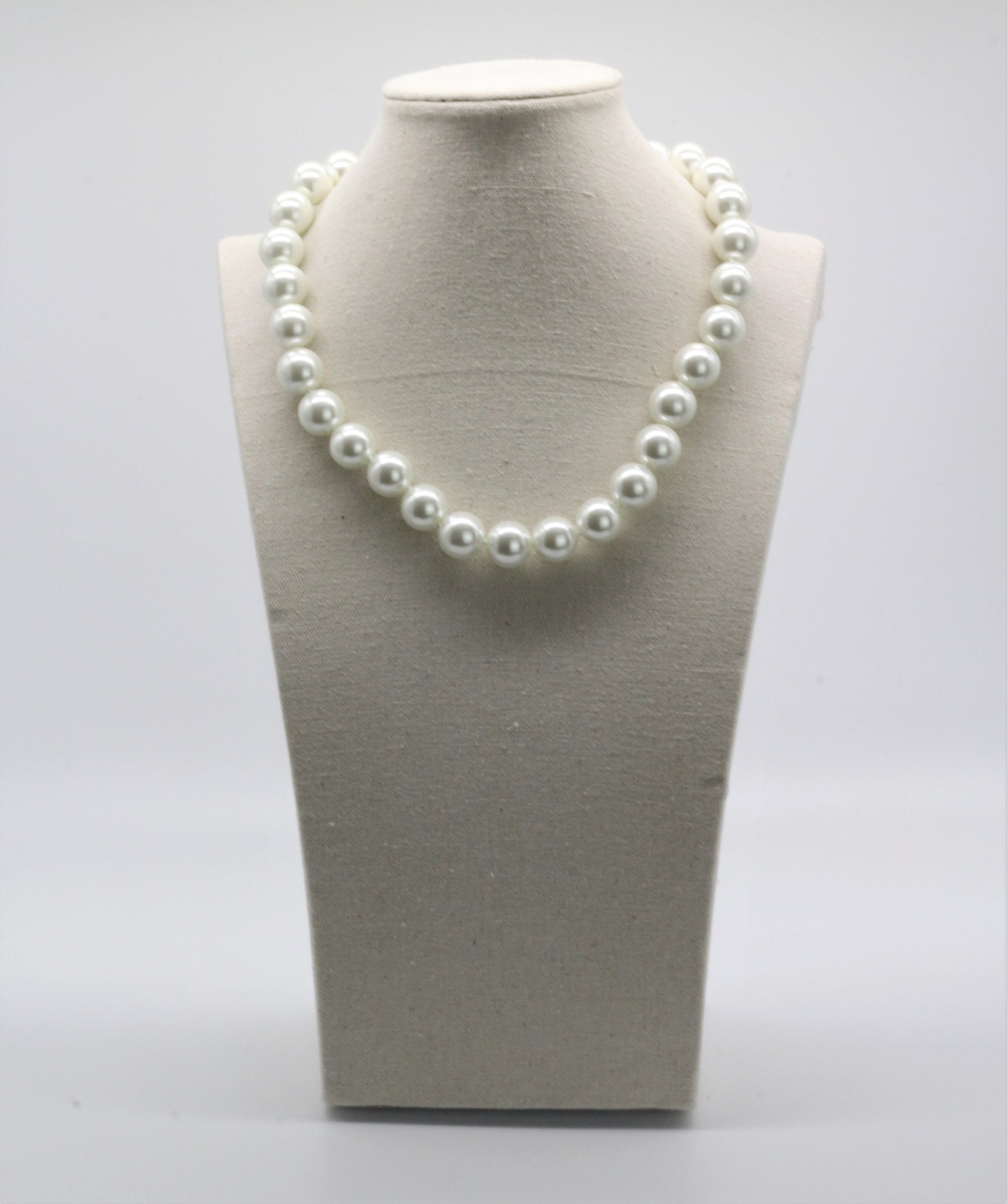 Nour sales london necklace
