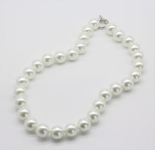 Load image into Gallery viewer, Nour London Knotted Glass Pearl Necklace
