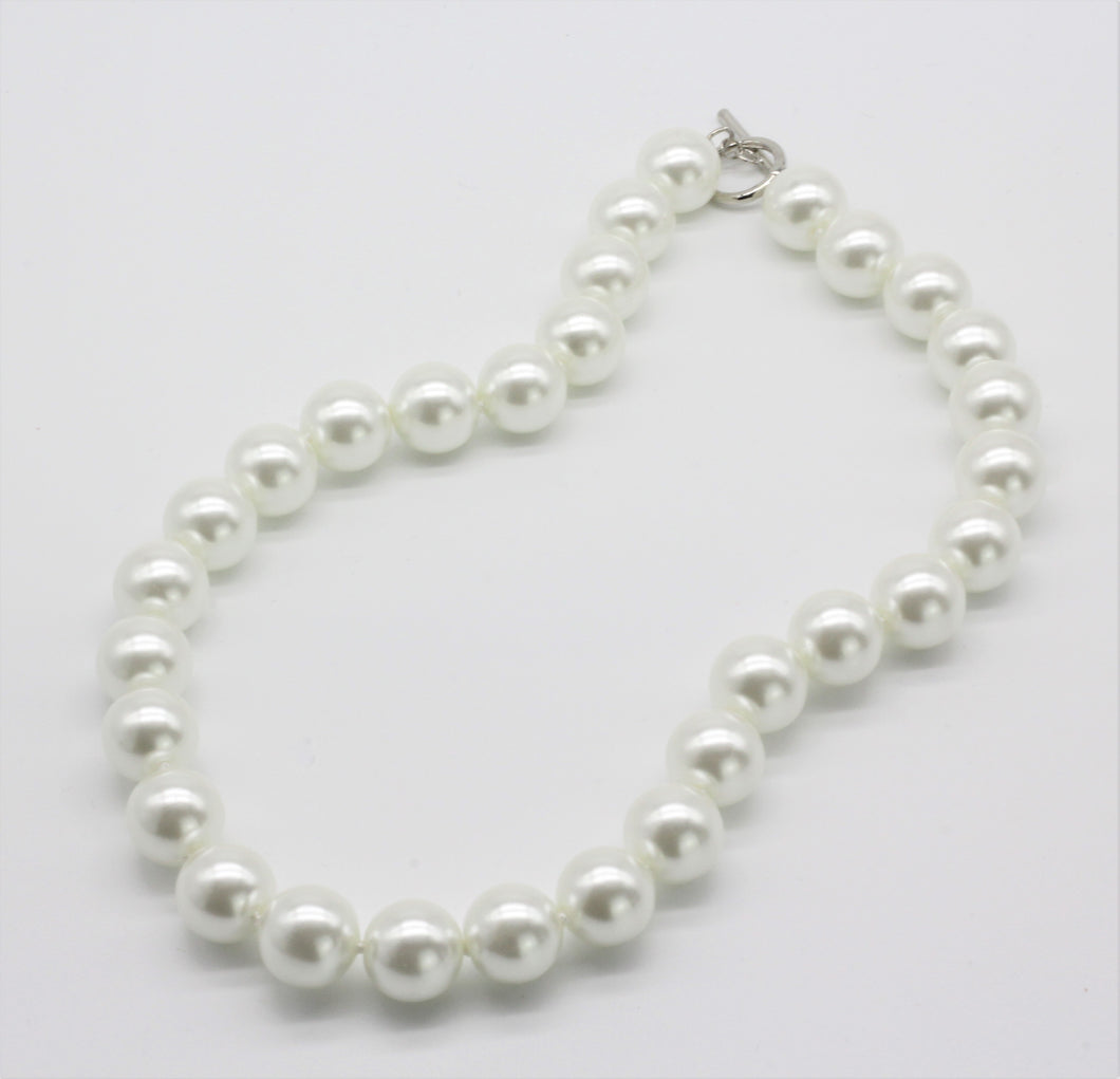 Nour London Knotted Glass Pearl Necklace