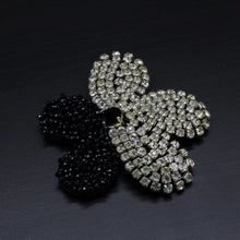 Load image into Gallery viewer, Nour London Flower Brooch
