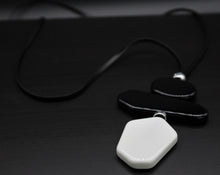 Load image into Gallery viewer, Envy Necklace
