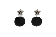 Load image into Gallery viewer, Nour London Vintage Flower Resin Earrings
